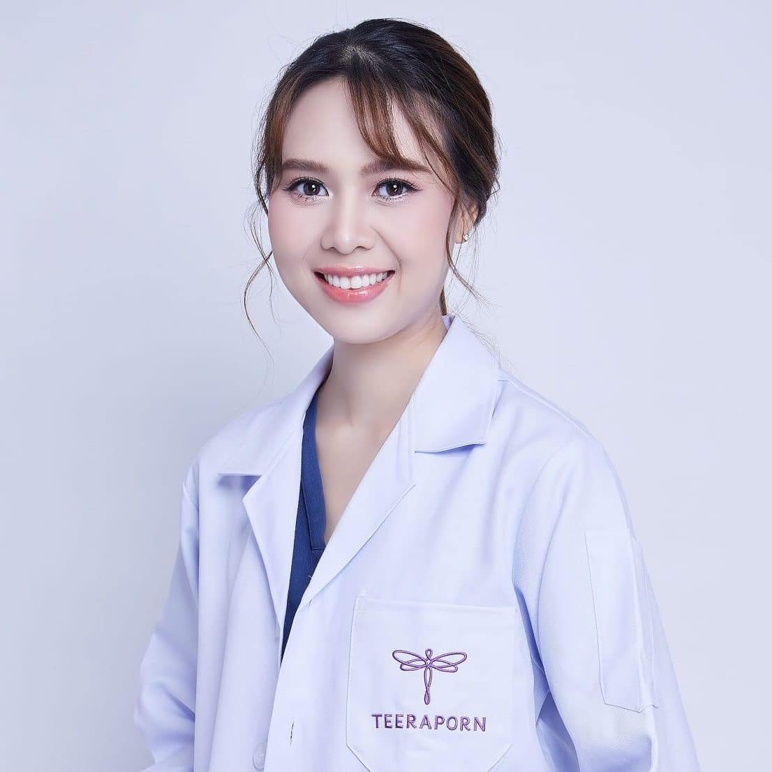 หมอแอ๊ม ธีรพร