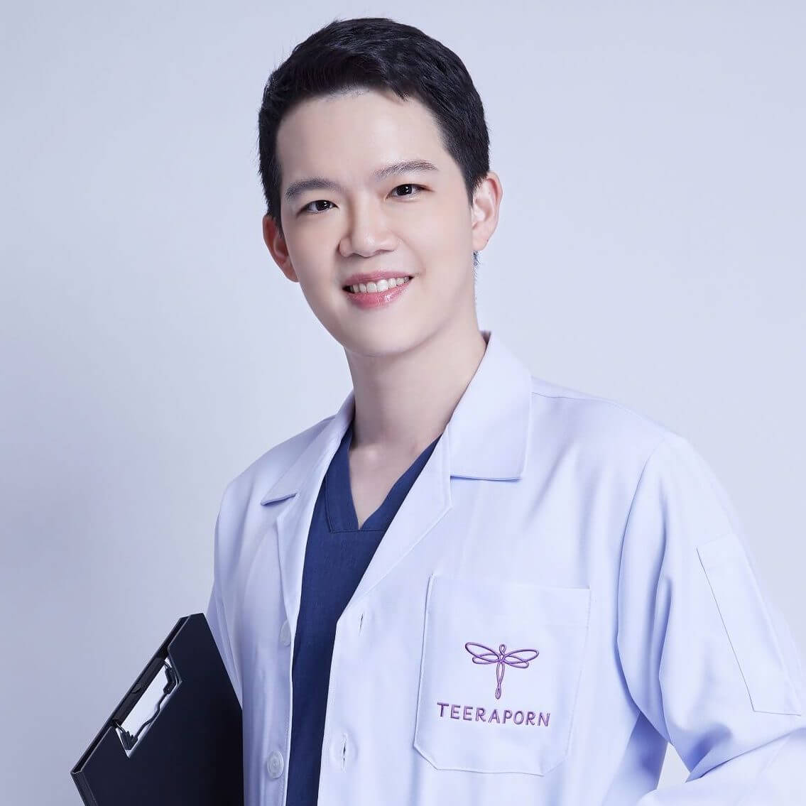 หมอขันติ ธีรพร